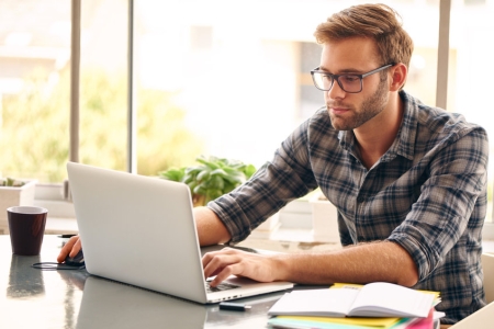 Volver a estudiar: cómo compaginarlo con el trabajo y la vida adulta